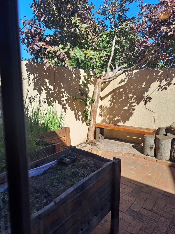 To Let 2 Bedroom Property for Rent in Loevenstein Western Cape